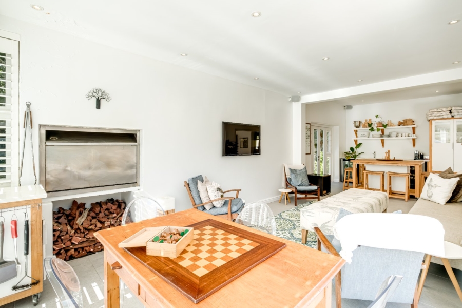 To Let 4 Bedroom Property for Rent in Constantia Western Cape